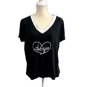 Dubgee by Whoopi V- Neck Heart Logo Black Short Sleeve Tee Shirt. Size L